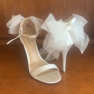 LULUS Ayanna bow heel.